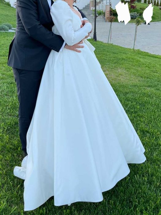 Vând rochie de mireasă
