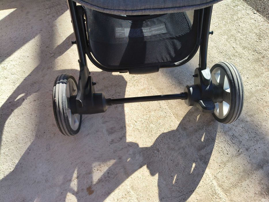 Продавам детска количка Kiddy