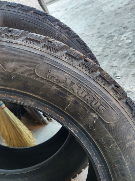 2 бр. зимни гуми 185/65 R15 - 100лв