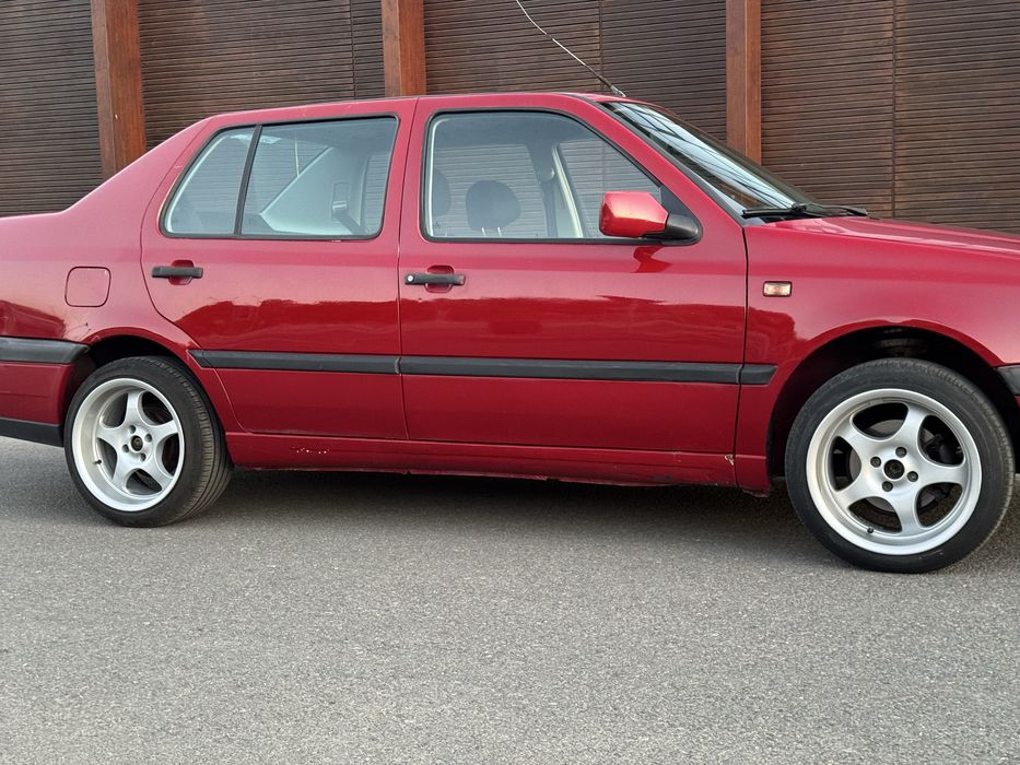 VOLKSWAGEN Vento 1995 — imagine 5
