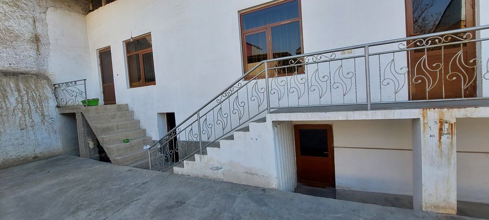 Андижонда Продаётся уй 6 Соток                             5хона  1.5