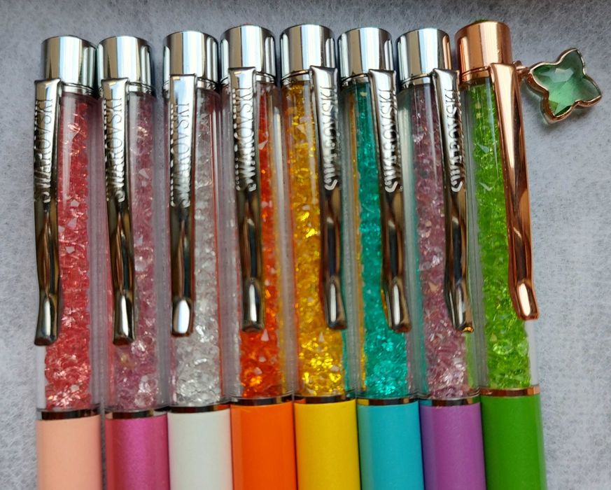 Pix cu logo ,,Swarovski,, în cutie pentru cadou