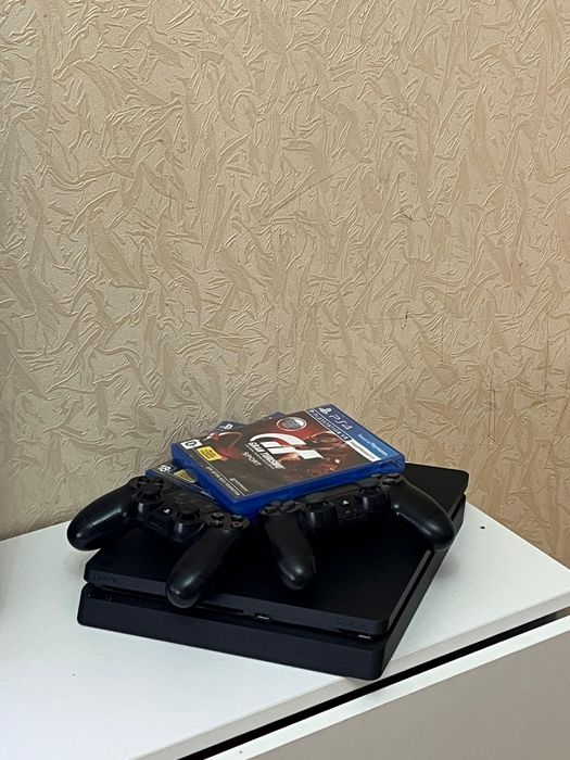 Продам Sony PlayStation 4