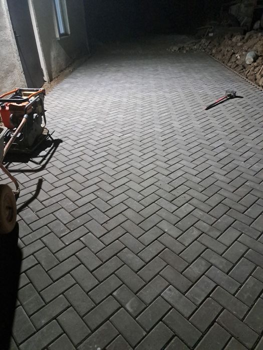 Укладка брусчатки, Брусчатка, Бордюр, Поребрика, Виброплита