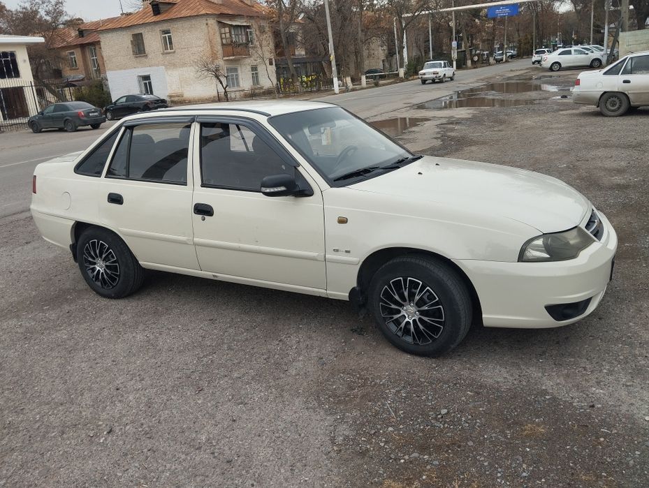 Нексия сотилади Донс 2014