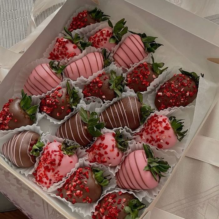 Клубника в шоколаде/ Астана