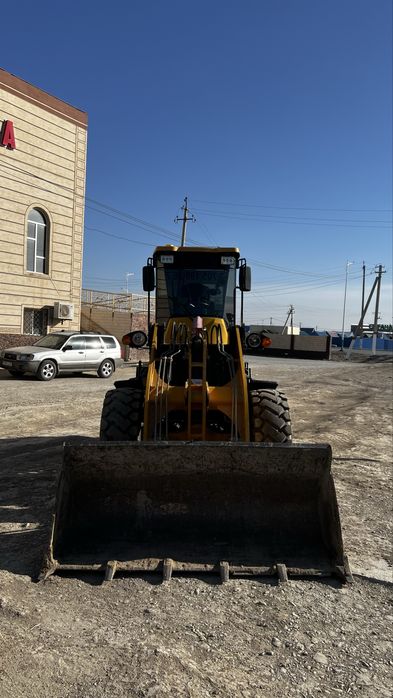 Погрузчик. Услуги фронтального погрузчика в Кызылорде