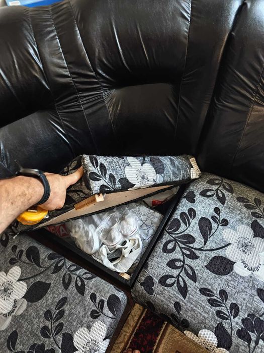 Ъглов диван за хол