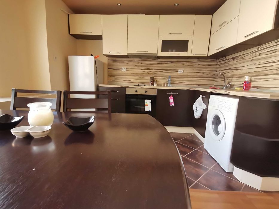 Дава се под наем Двустаен апартамент в Бургас, Център - 60 кв.м за 229.5 € - Снимка #3