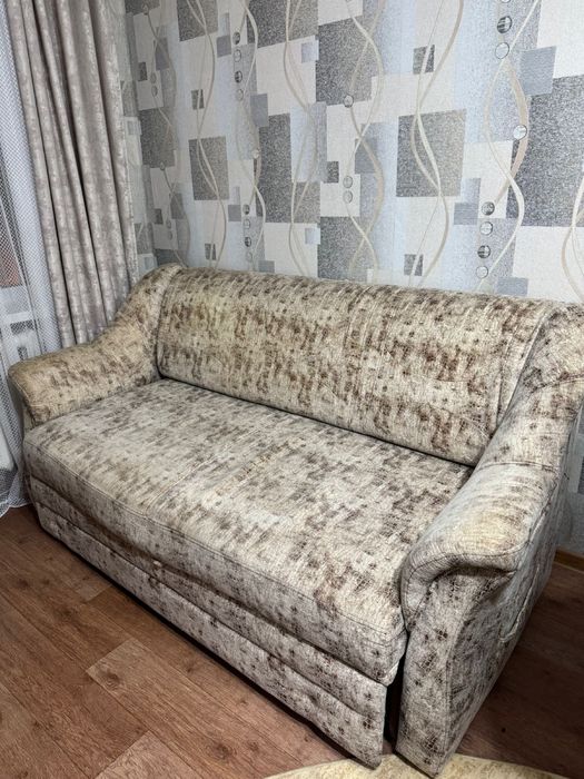 Продам диван кожзам