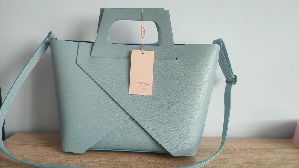 Нова дамска чанта от vera bg естествена кожа Италия светло син