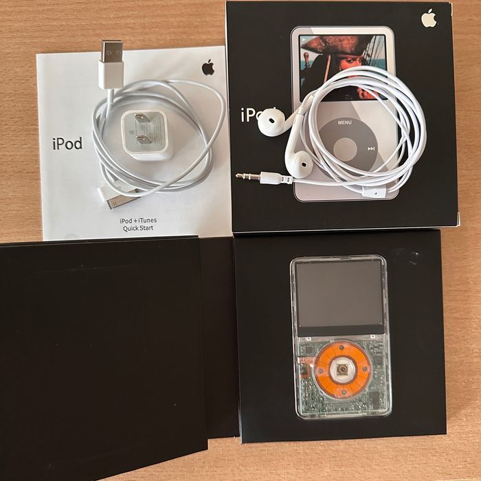 iPod Classic 5th Gen - Custom 128GB | 2000 mAh (Единствен в България)