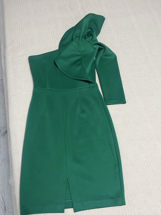 Vand rochie dama impecabila