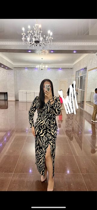 Платья вечерние М размер