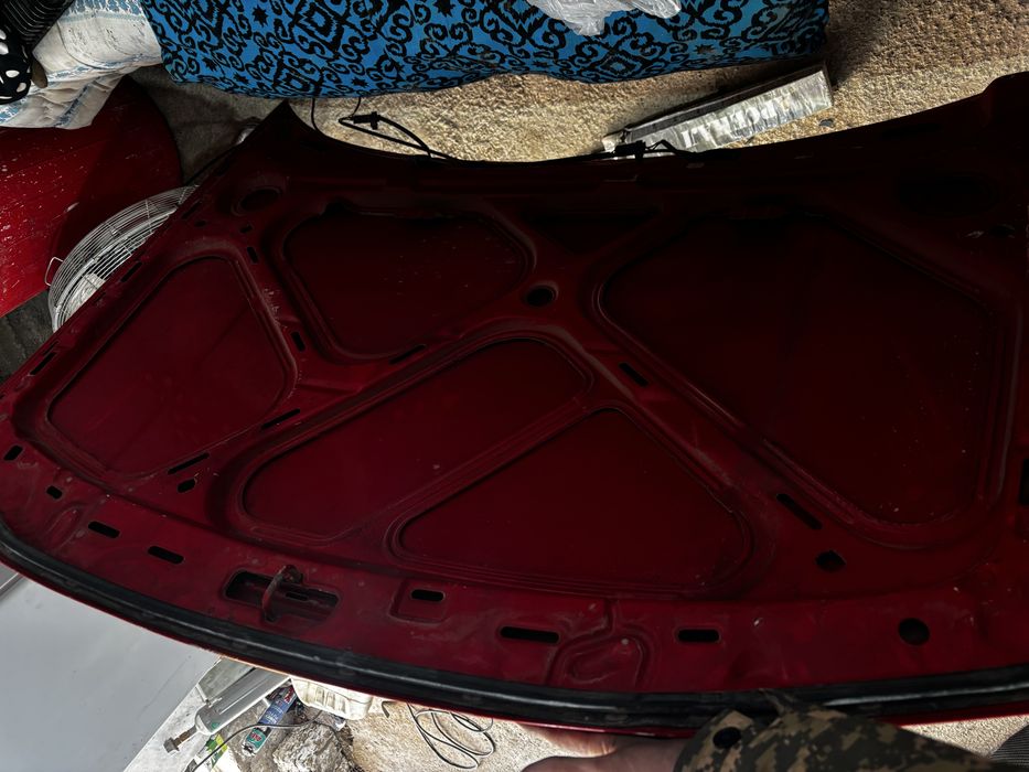 Продам капот от голф 3 в родном окрасе!