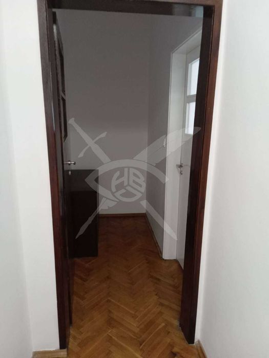 Дава се под наем Двустаен апартамент в Пловдив, Център - 50 кв.м за 448.8 € - Снимка #1