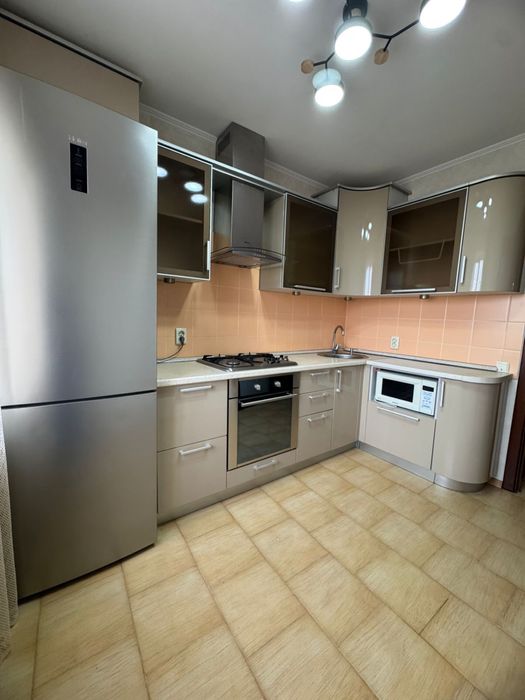 Продам 3 комнатную квмртиру!