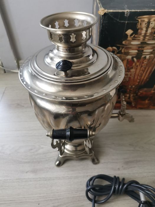 Руски самувар нов