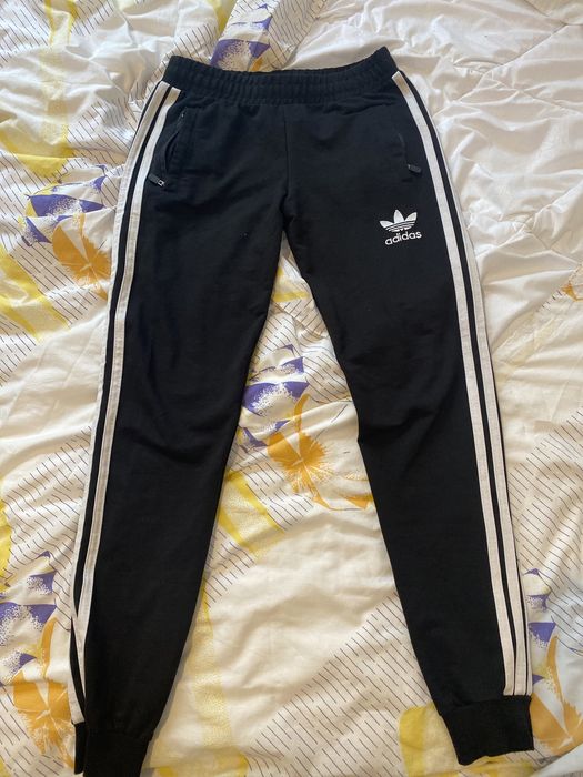 pantaloni adidas