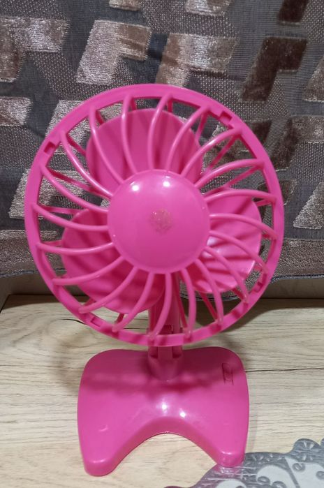Мини вентилятор розовый