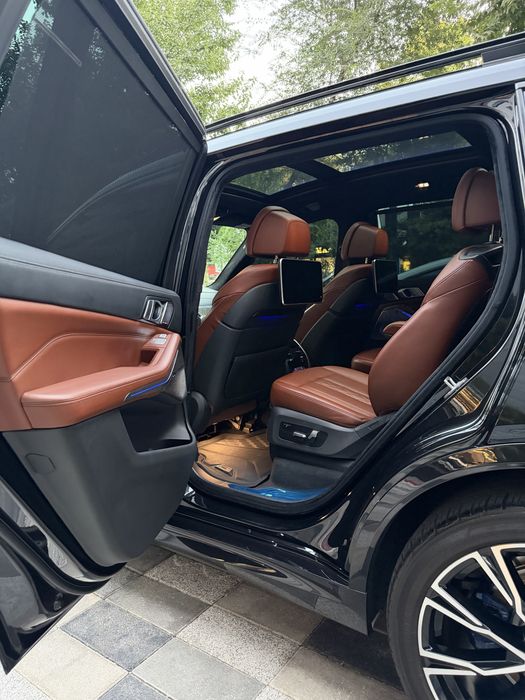 Bmw x7 m50i Full Pozitsya