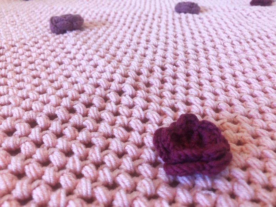 Patura crosetata . Cadou Baby Shower fetite