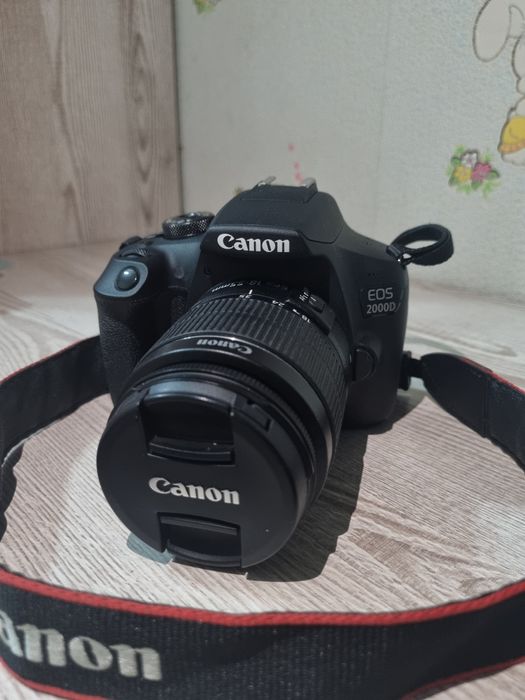 Камера Canon 2000d