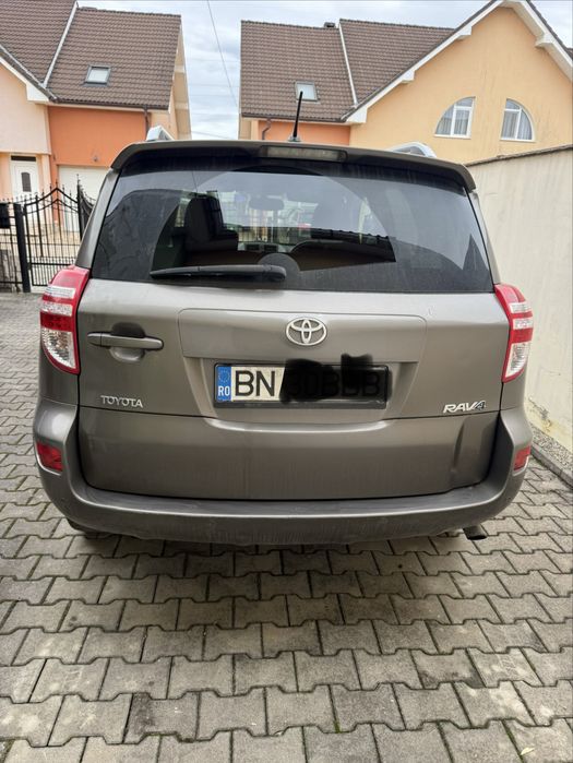 Se vinde Toyota rav4