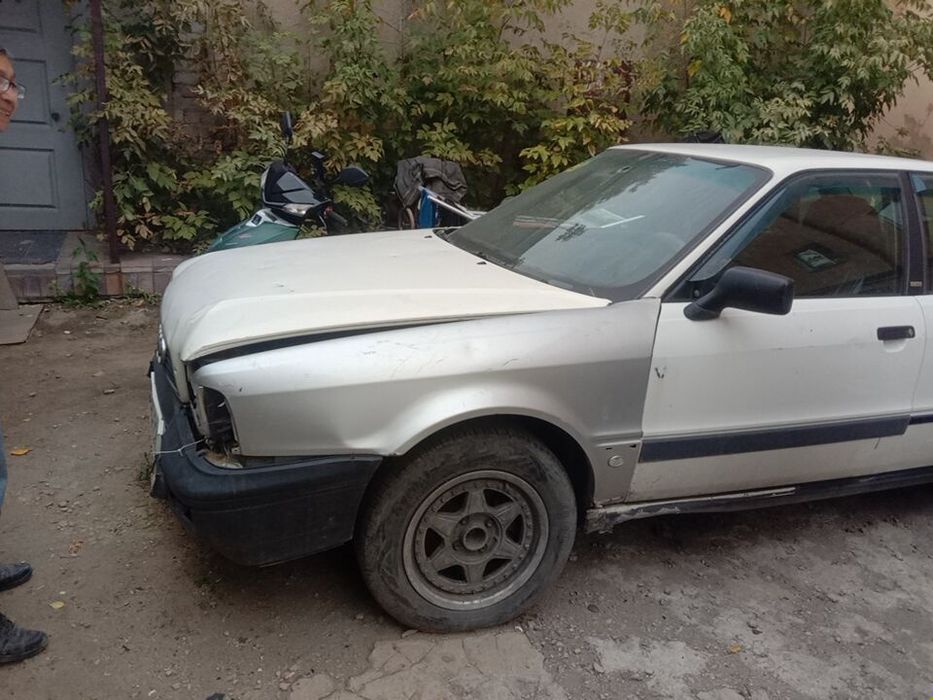 Продам Ауди 80 б4