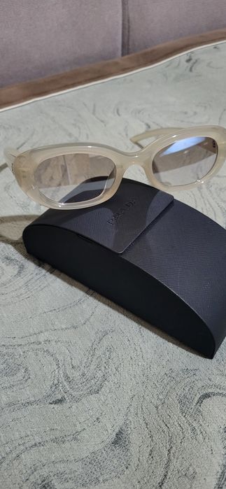 Очки солнцезащитные