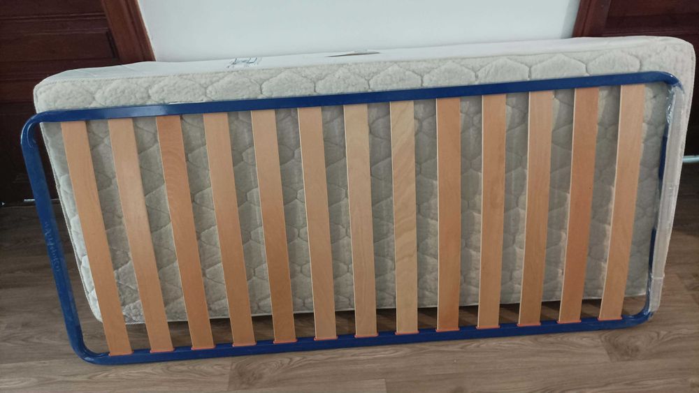 Легло + Двулицев матрак + подматрачна рамка 82/190