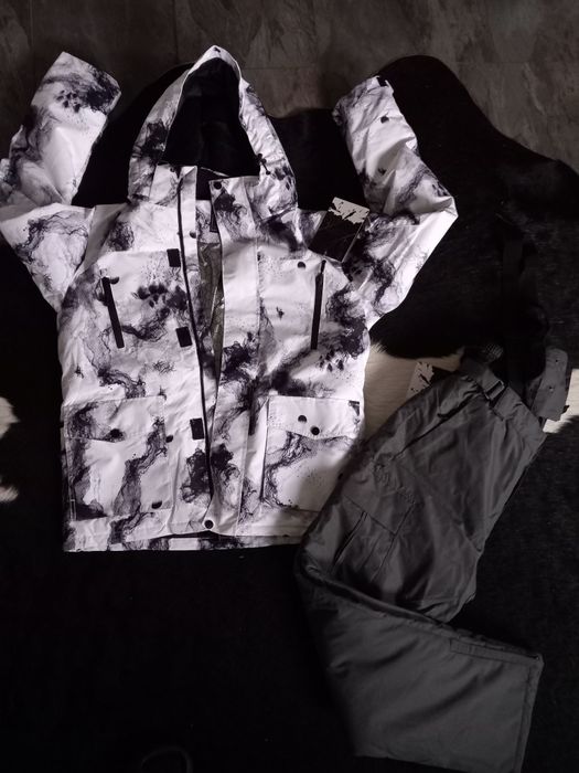 Ски екип яке и панталон гащеризон