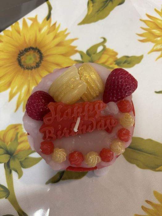 Позлатена ароматна свещ “Happy birthday”