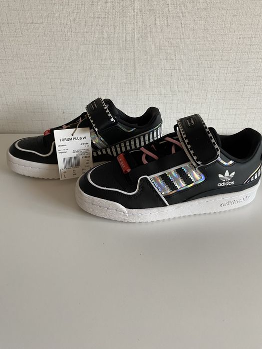 Нови дамски кецове adidas Forum Plus W “I love dance”