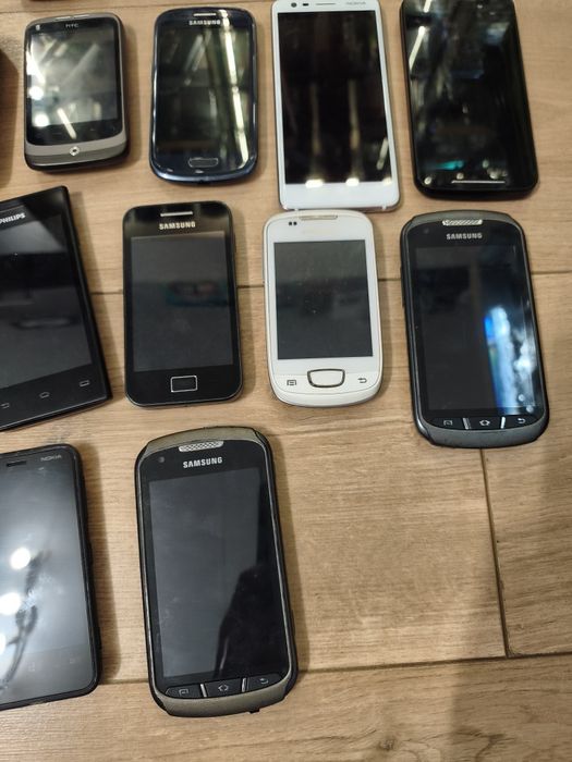 telefoane vechi de colectie cu touch