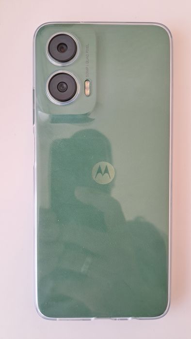 Продавам Moto g35 5G 256 GB/8GB RAM