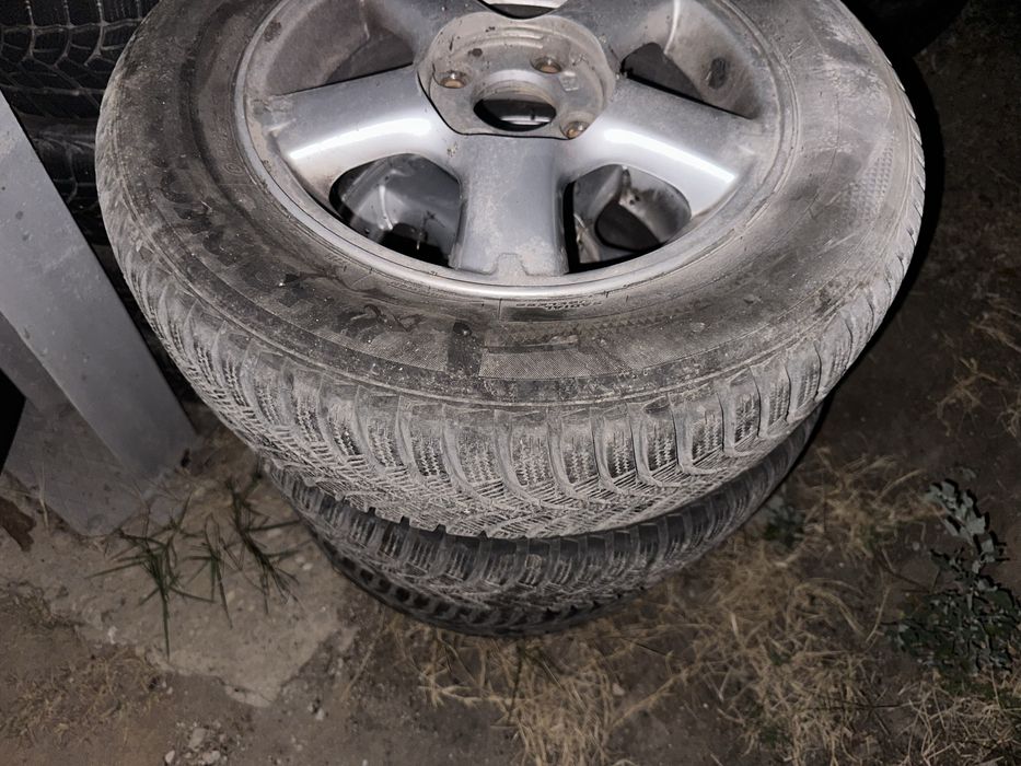 Гуми с джанти за нисан алмера