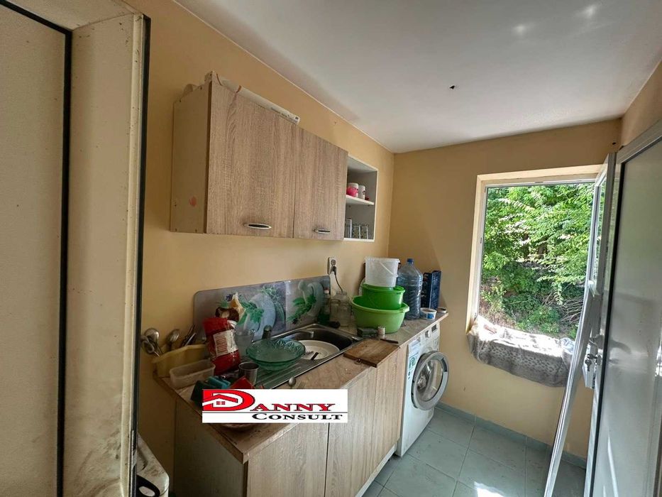 Къща с 1700 кв.м. двор в с. Мусина, обл. Велико Търново