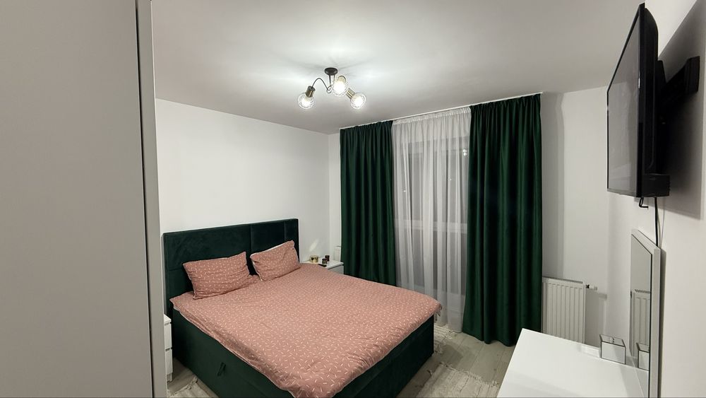 Vand apartament zona tractorul (fara agentie)