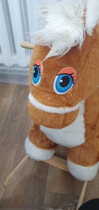 Продаю детскую лошадку