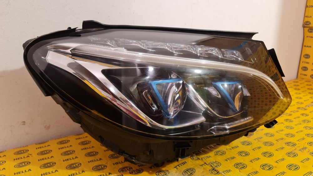 Far dreapta full led adaptiv ILS Mercedes C w205 hybrid albastru