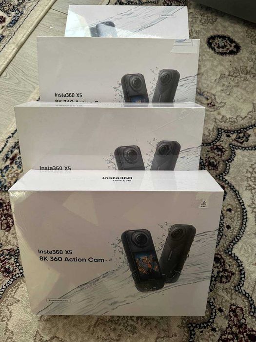 Insta 360 X5 8K 360 action cam ESsential bundle