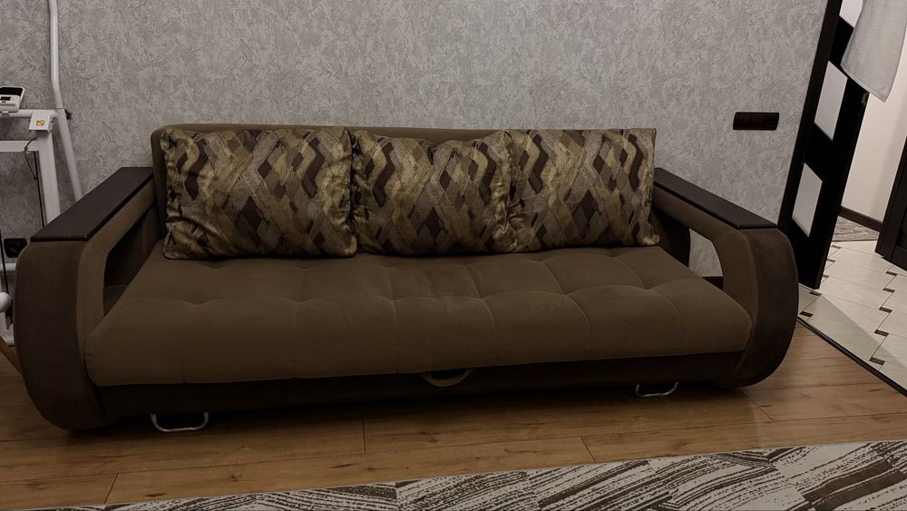 Продам диван после химической обработки