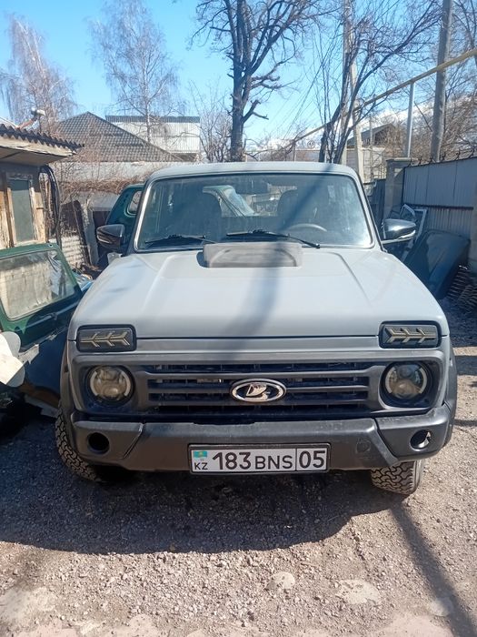 Продам ниву 21310