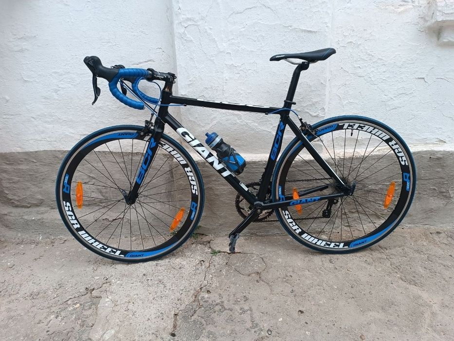 Шоссейний велосипед Giant