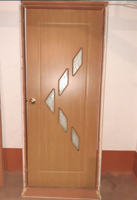 двери деревянные ,межкомнатные