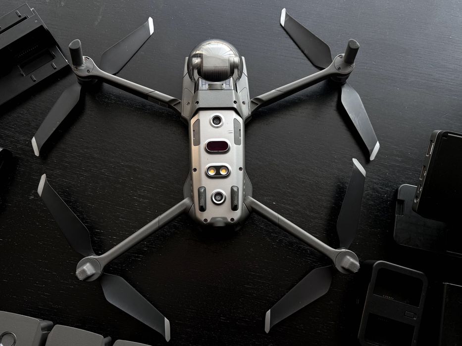 Дрон DJI Mavic 2 Pro с 5 батерии + Crystal Sky екран