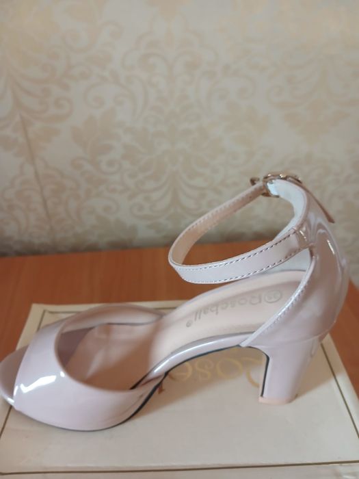 Продам туфли летние