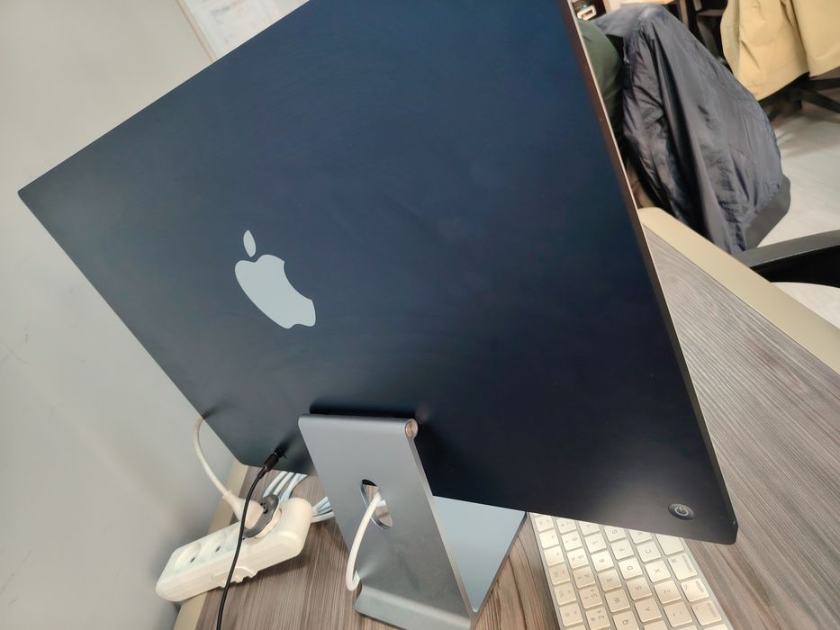 iMac sotiladi. Ram 8 Gb Xotira 256 GB Yili:2021. Holati idealniy