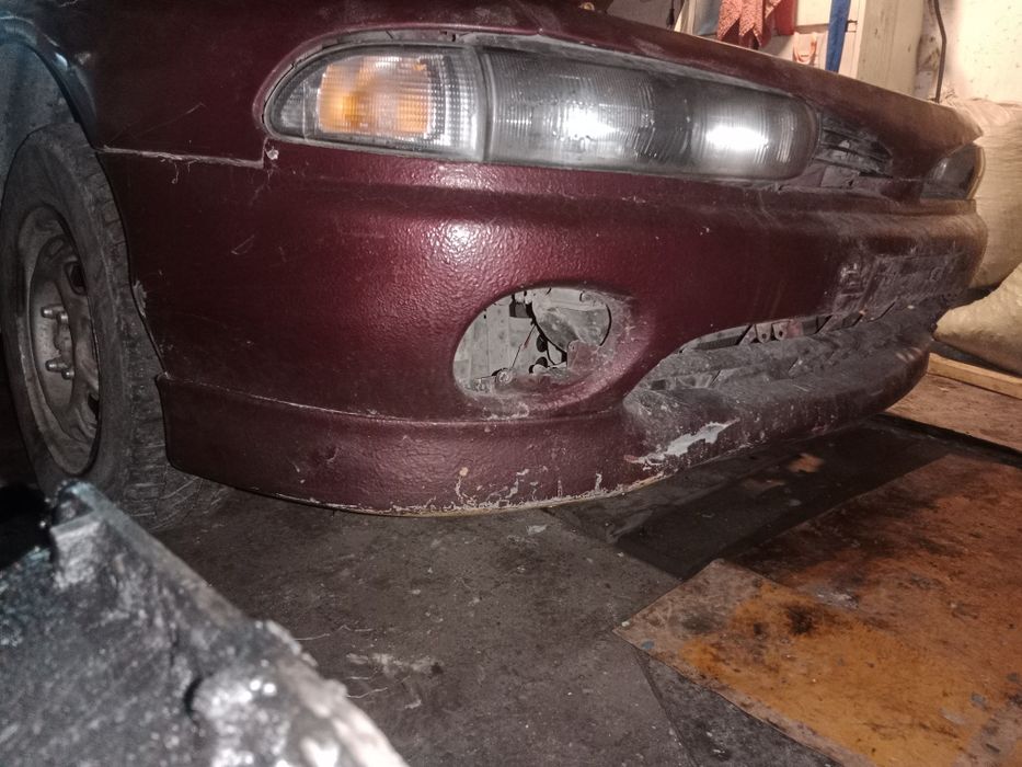 Бампер передний Митсубиси Галант